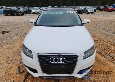 2011 Audi A3 Premium z USA, uszkodzony, nr VIN WAUBJAFM8BA138384